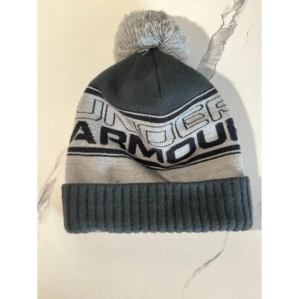 Under Armour Spellout Cuffed Pom-Pom Knit Beanie – One Size (OSFA)